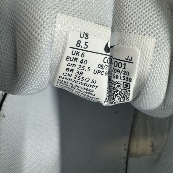 RARE Nike Air Max 90 Sneaker Metallic Silver Women’s US Size 8 Silver Unique - Picture 10 of 10